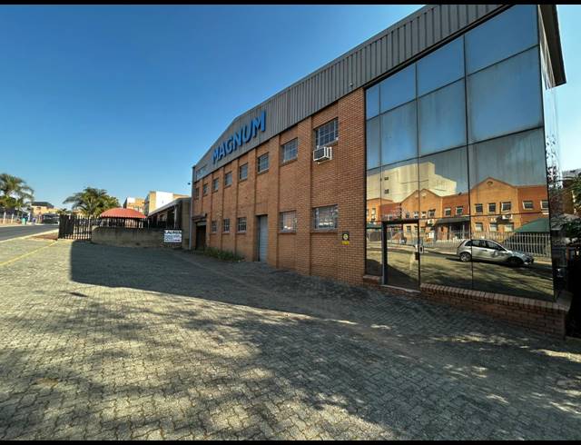 400M² WAREHOUSE TO LET IN EASTGATE